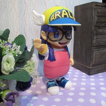 Dr.Slump Arale figure