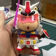 Crayon Shin-chan cos Gundam anime figure