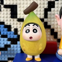 Banana Crayon Shin-chan anime figure