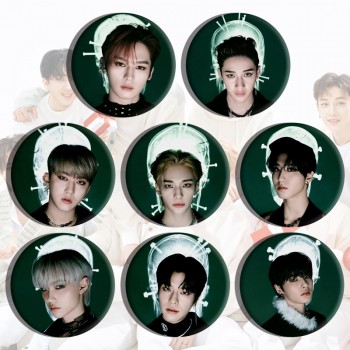 58MM Stray kids star brooch pins set(8pcs a set)